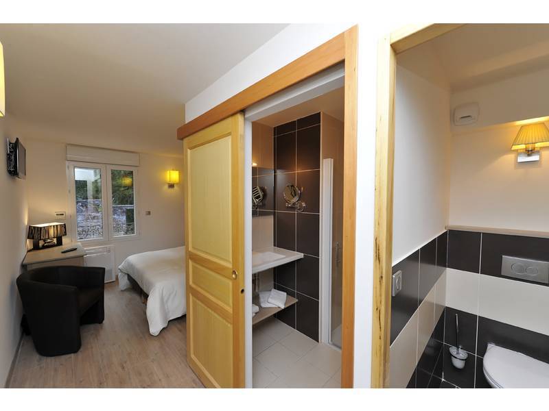 Logis Hotel Restaurant Les 2 Rives - A75, En Bordure De Riviere Banassac Luaran gambar