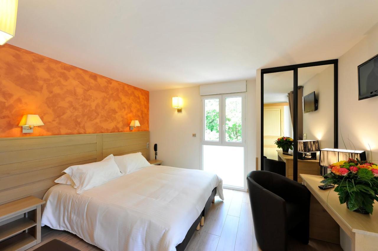 Logis Hotel Restaurant Les 2 Rives - A75, En Bordure De Riviere Banassac Luaran gambar