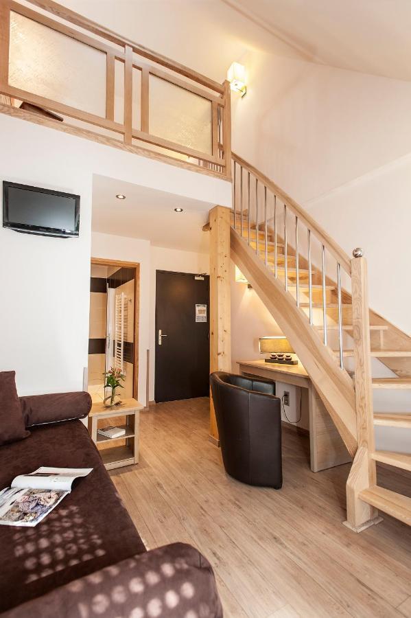 Logis Hotel Restaurant Les 2 Rives - A75, En Bordure De Riviere Banassac Luaran gambar
