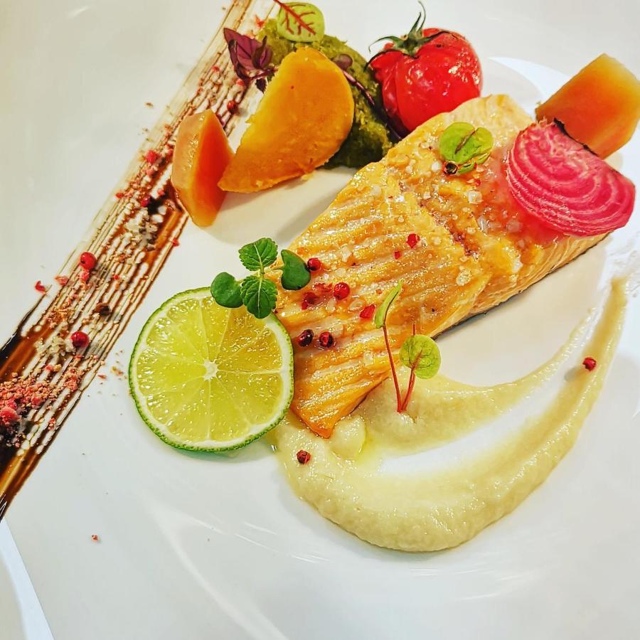 Logis Hotel Restaurant Les 2 Rives - A75, En Bordure De Riviere Banassac Luaran gambar